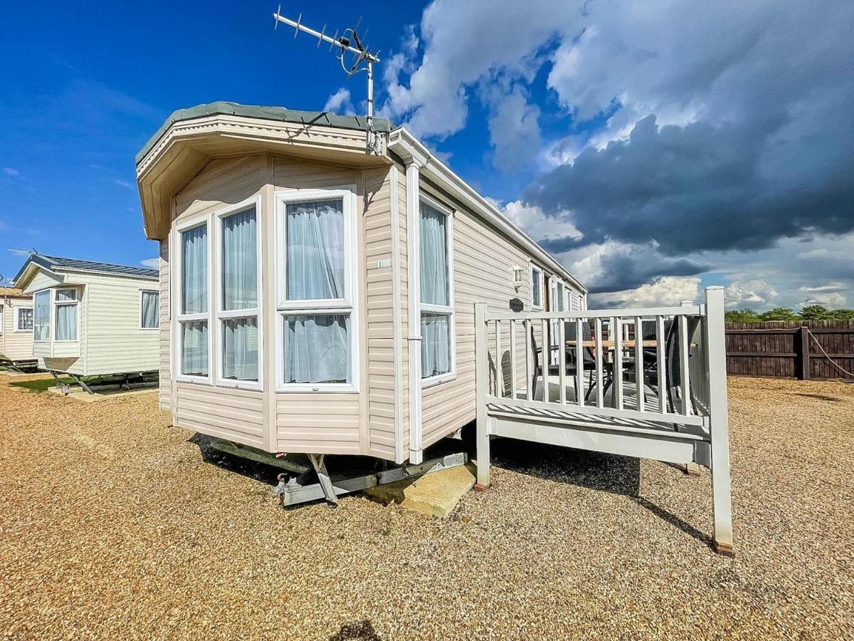 6 Berth Caravan Nearby Hunstanton Beach Front In Norfolk Ref 13019L Exterior photo