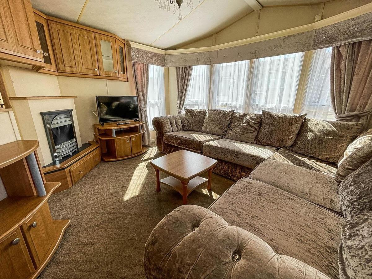6 Berth Caravan Nearby Hunstanton Beach Front In Norfolk Ref 13019L Exterior photo