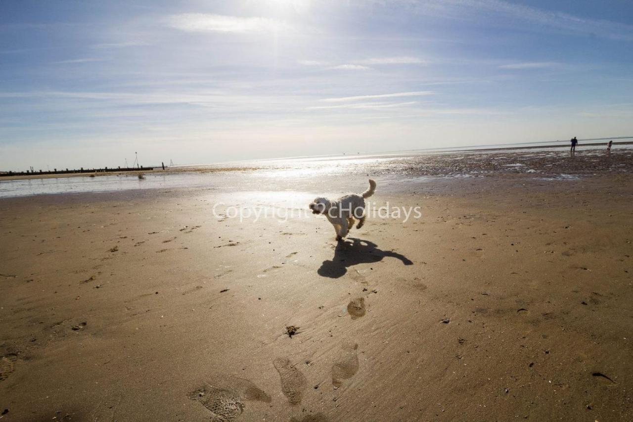 6 Berth Caravan Nearby Hunstanton Beach Front In Norfolk Ref 13019L Exterior photo