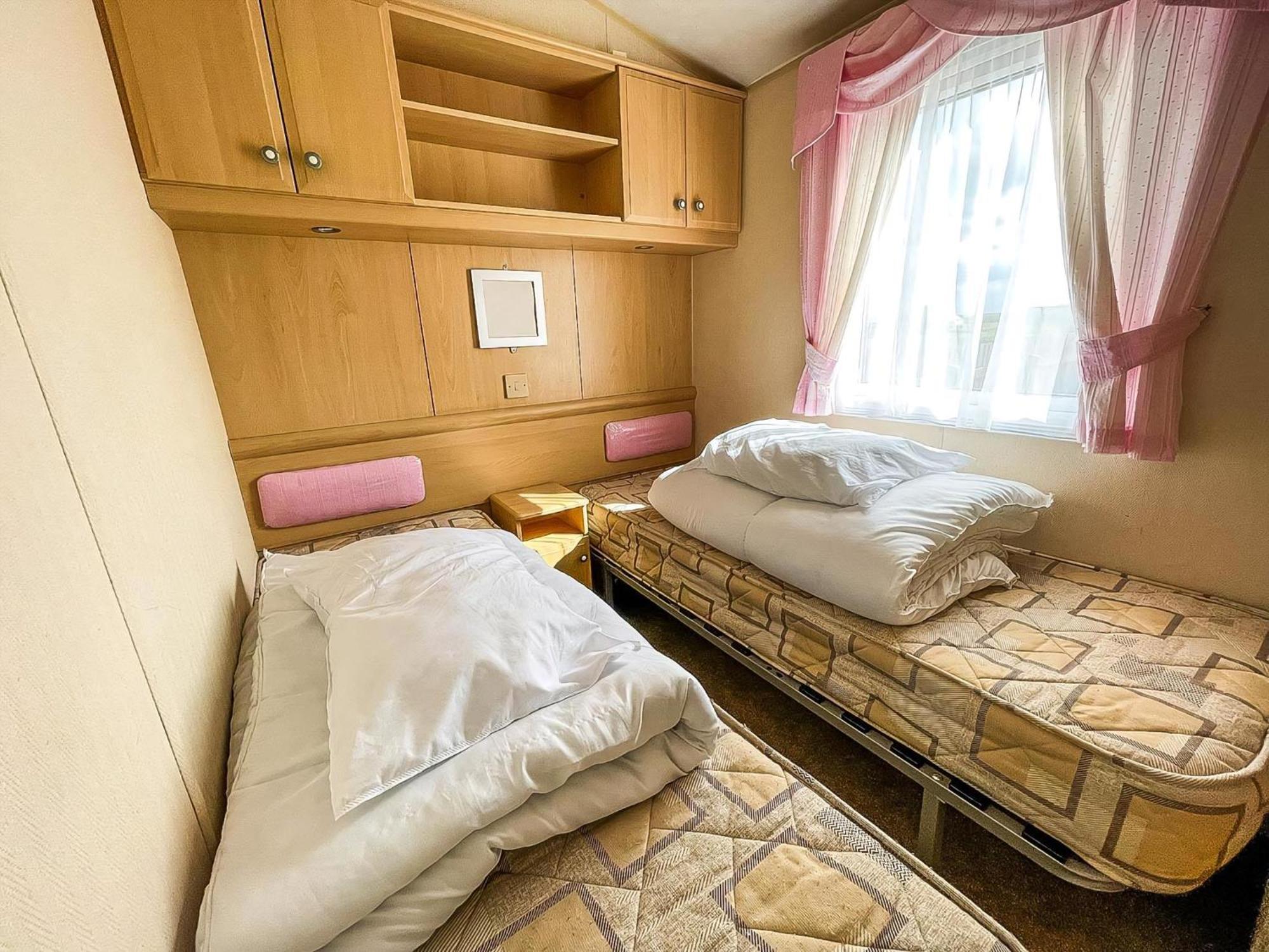 6 Berth Caravan Nearby Hunstanton Beach Front In Norfolk Ref 13019L Exterior photo