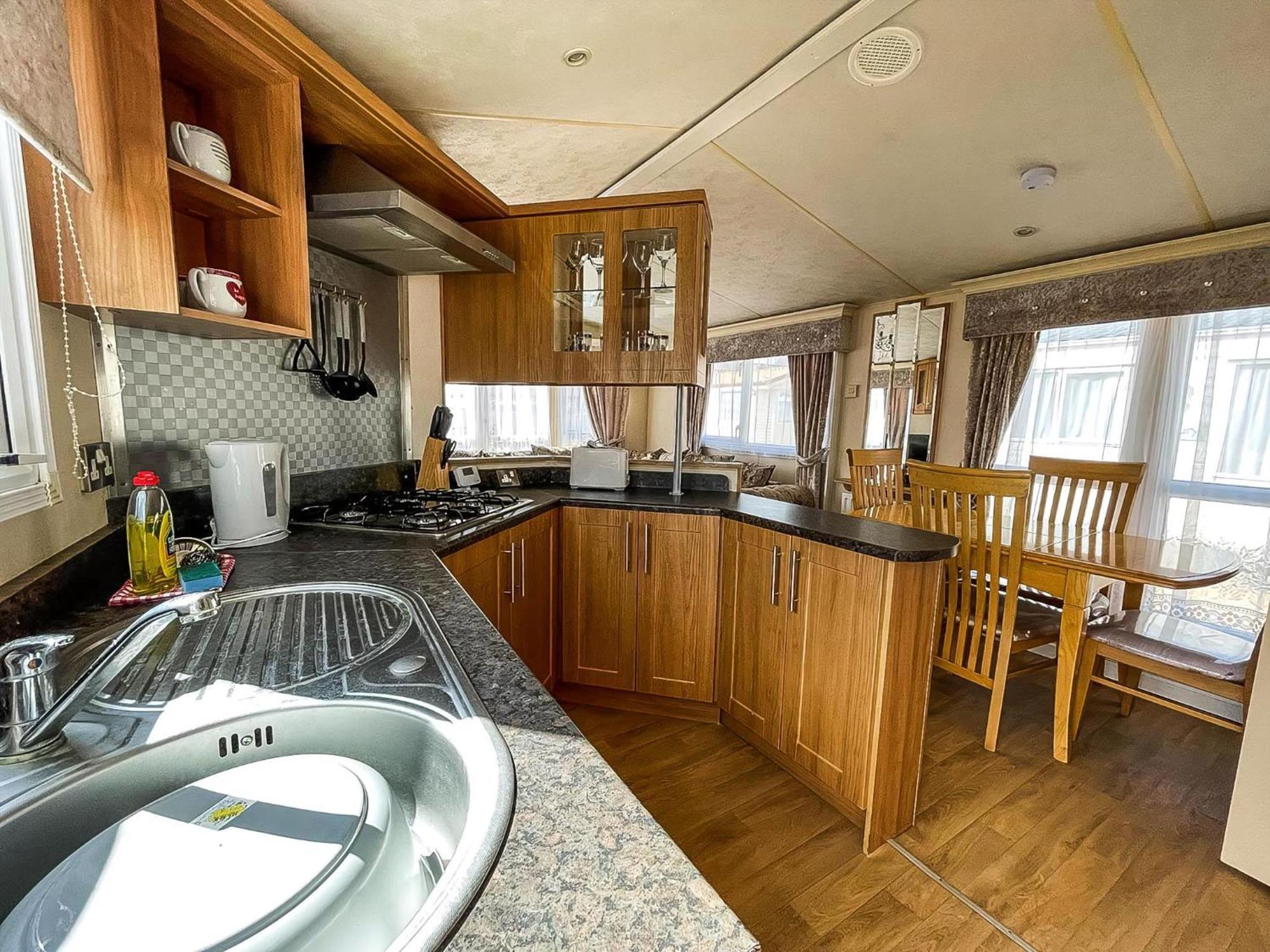 6 Berth Caravan Nearby Hunstanton Beach Front In Norfolk Ref 13019L Exterior photo